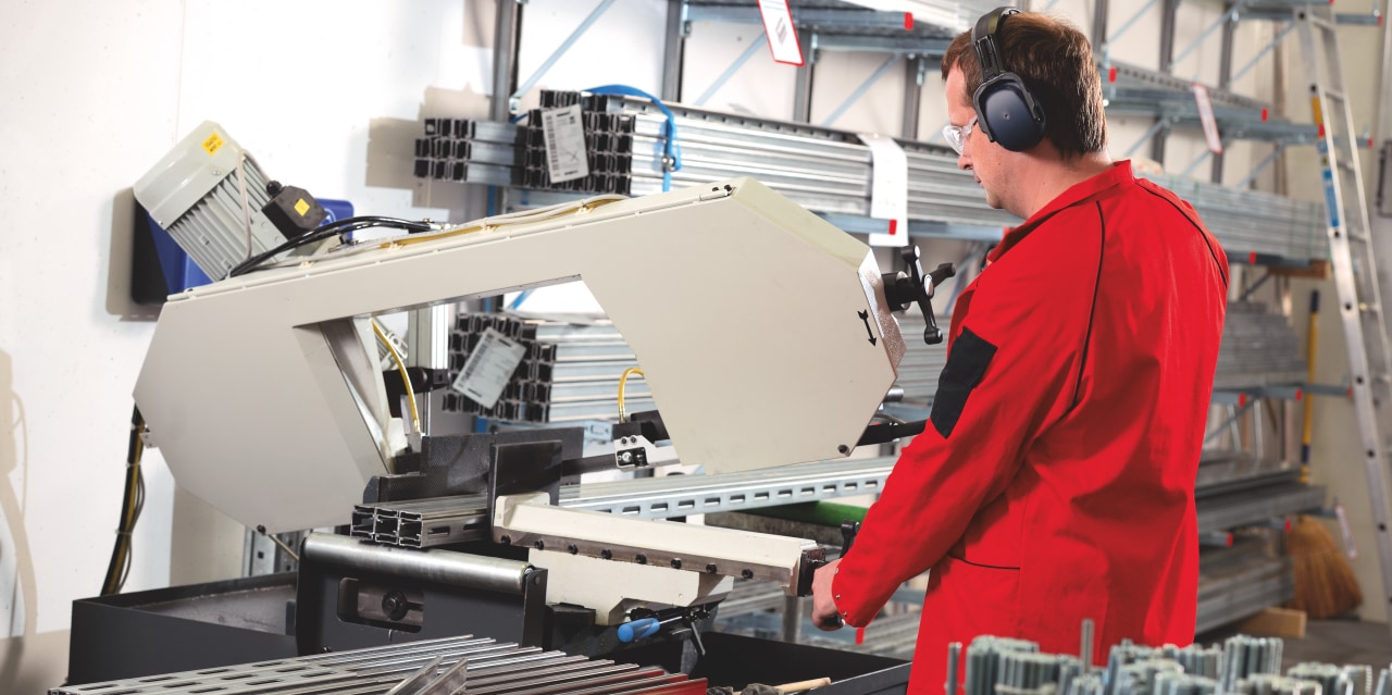 Worker cutting channels for modular support systems