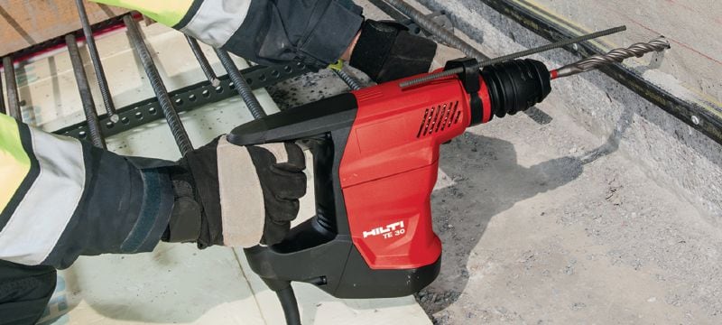 TE 30 旋轉電鎚 強力 SDS Plus (TE-C) 旋轉鎚，適合重型混凝土鑽孔 產品應用 1