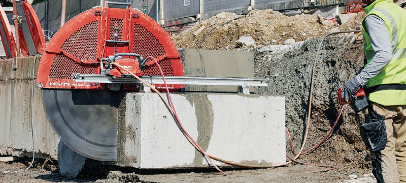 DST 20-CA 2nd wall saw Electric wall saw for tough cutting jobs with cut assistance and on-board control electronics (no external e-box) Applications 1