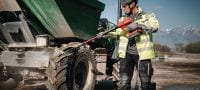 PC 2-22 充電式高壓清潔器 便攜式高壓清潔器，運作壓力為 40 巴 (580 PSI)，適用於建築工地周圍的輕度清潔工序 (Nuron 電池充電座) 產品應用 3