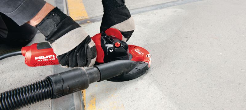 AG 125-13S 角磨機 配有耐用碳刷的 1300W 充電式角磨機，可用直徑達 125 mm 的切碟進行切割和研磨 產品應用 1