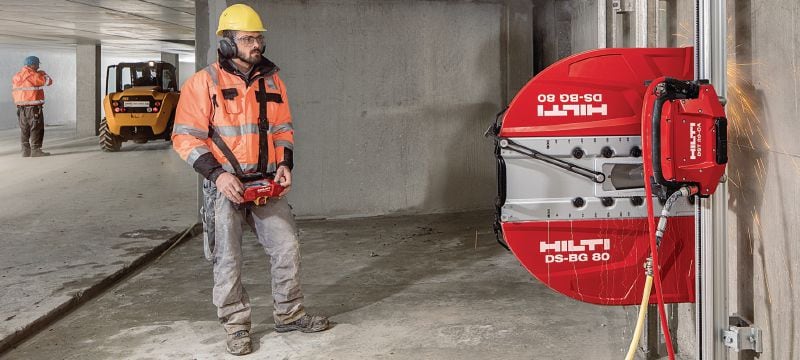 DST 20-CA 2nd wall saw Electric wall saw for tough cutting jobs with cut assistance and on-board control electronics (no external e-box) Applications 1