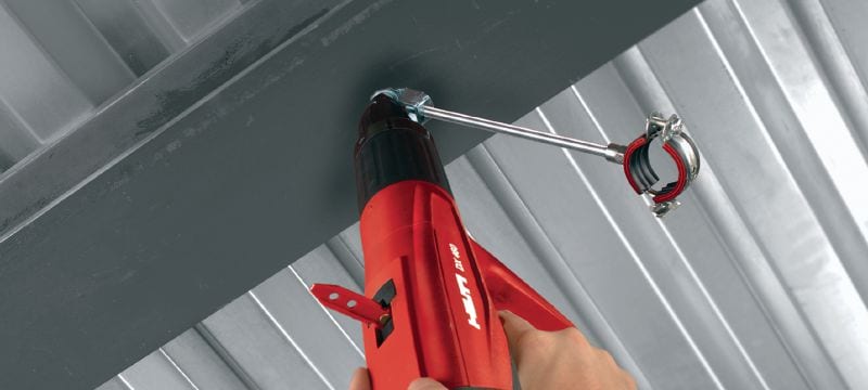 X-HS M U 帶釘螺桿夾 天花板吊架，適用於連接螺紋桿 產品應用 1