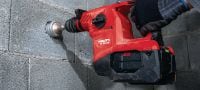 TE 30-22 充電式電鎚 強力 SDS Plus (TE-C) 充電式電鎚鑽，配備主動消振及主動扭矩控制 ATC，適用於在混凝土中鑽孔和鑿破 (Nuron 電池充電座) 產品應用 5