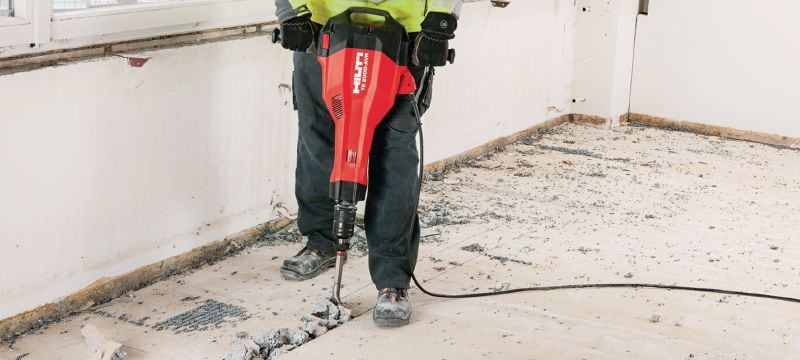 TE 2000-AVR Electric breaker Powerful and extremely light TE-S breaker for concrete and demolition work Applications 1