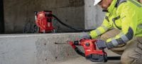 TE 30-22 充電式電鎚 強力 SDS Plus (TE-C) 充電式電鎚鑽，配備主動消振及主動扭矩控制 ATC，適用於在混凝土中鑽孔和鑿破 (Nuron 電池充電座) 產品應用 1