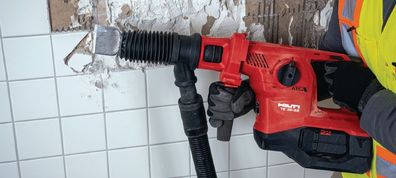 TE 30-22 充電式電鎚 強力 SDS Plus (TE-C) 充電式電鎚鑽，配備主動消振及主動扭矩控制 ATC，適用於在混凝土中鑽孔和鑿破 (Nuron 電池充電座) 產品應用 1