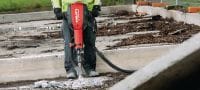 TE 3000-AVR Heavy-duty electric jackhammer Exceptionally powerful electric jackhammer for heavy-duty floor demolition (with universal power cord) Applications 2